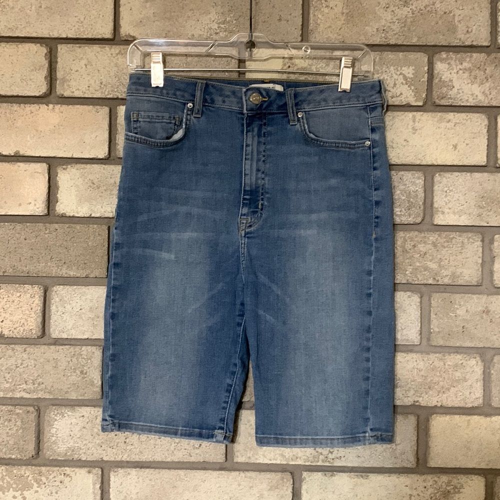 3for$20 jeans shorts size 28
